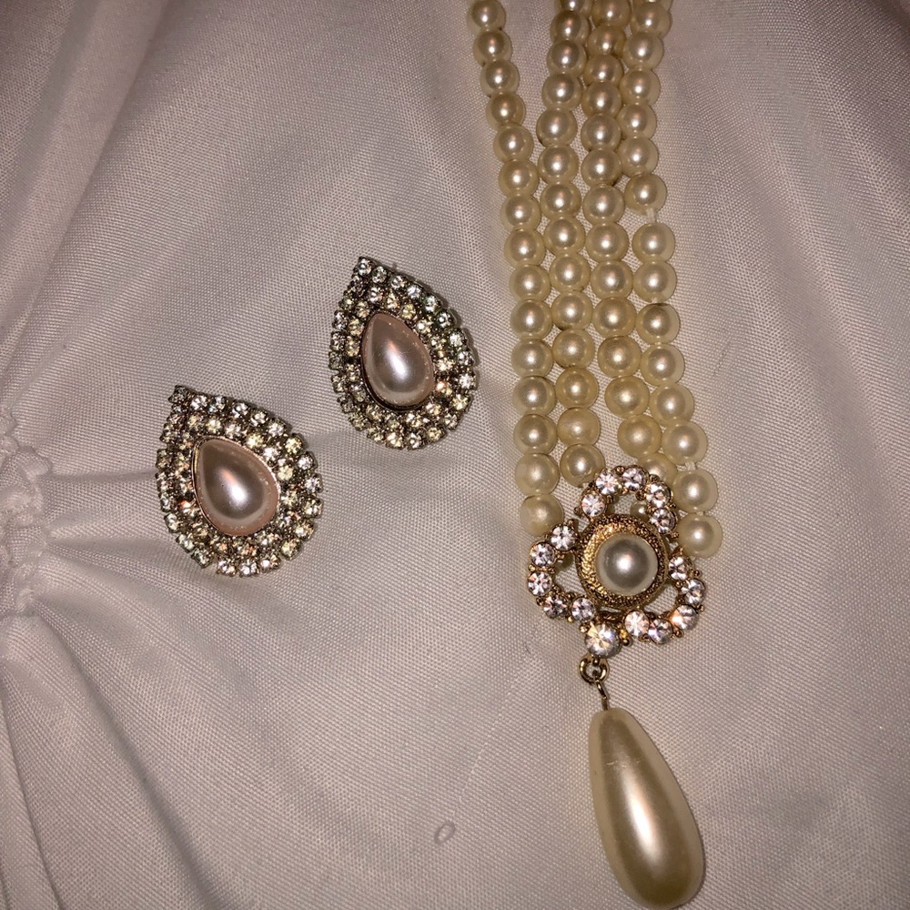 Pearl Necklace and Earrings 💕